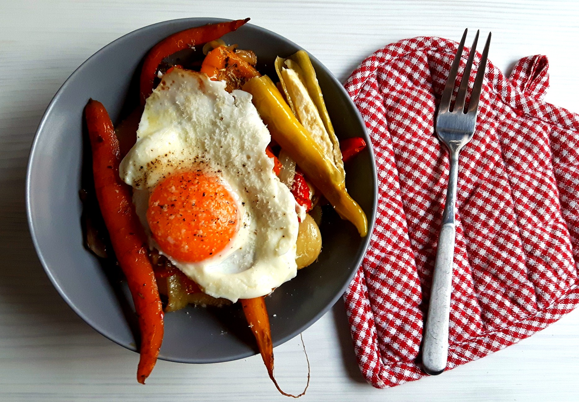 Polenta, vegetables and eggs - a happy triangle 